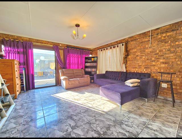 2 BEDROOM HOUSE TO LET IN BRAKPAN NORTH